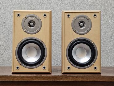 Zvučnici i stereo sistemi: Magnat dvosistemske bookshelf zvučničke kutije - Brend: Magnat (logo — 5