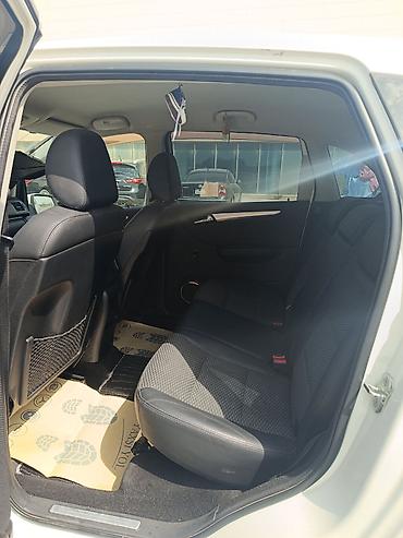 tesla model x: Mercedes-Benz B 180: 1.7 l | 2010 il Hetçbek — 2