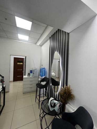 Аренда офисов: Сдаю Аренда офисов, 16 м², В жилом комплексе, 1 линия — 3