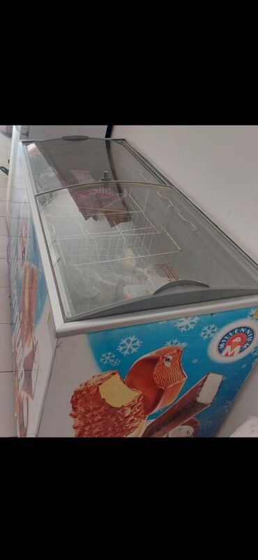 dondurmalar: Şüşəli dondurucu, Uğur, Azərbaycan