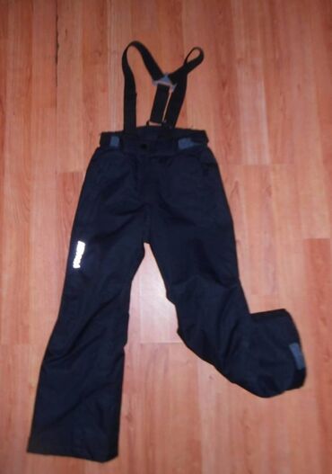 Jakne, kaputi i prsluci: Ski pantalone za decu od 0 do 6 godina

cena od 900 do 2000 din — 13