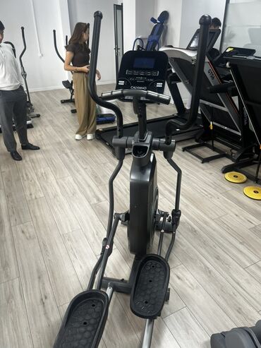 Эллиптические тренажеры: Эллиптические тренажёры для дома/зала На фото — компактные орбитреки — 5