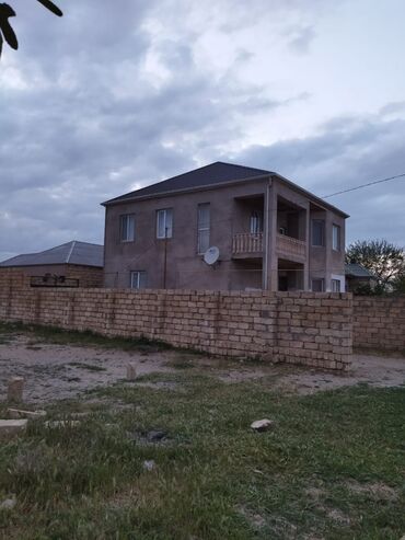 evlerin satışı: 6 otaqlı, 220 kv. m, Orta təmir