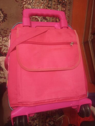 Məktəb çantaları: Barbie təsvirli çəhrayı uşaq çamadanı/çantası - Ön hissədə böyük — 4