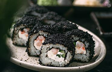 Готовые блюда, кулинария: Сеты суши и роллов - Ассорти роллов: классические, запечённые и с — 15