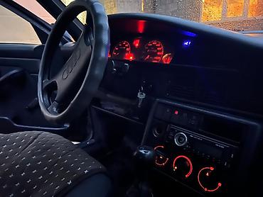 Audi: Audi 100: 1990 г., Ручные, Седан — 7