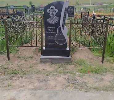 Памятники из красного гранита с фотокерамикой - Материал: натуральный at lalafo.kg Памятники из красного гранита с фотокерамикой - Материал: натуральный