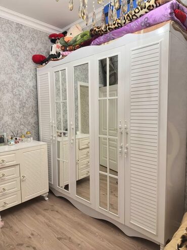 Qida məhsulları: ‼️Dolab satilir qiymeti 660 azn. Eni 2.20.derinlik 60 Unvan:saray