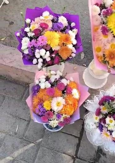цветы в корзине: Яркие букеты из осенних хризантем Цена за один букет от 300 сом — 8