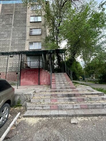 3 комнатная квартира в бишкеке купить: 3 комнаты, 60 м², 104 серия, 4 этаж, Евроремонт