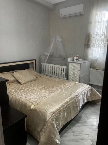 Ev saatları: Yataq üçün Yeni rəng - Bej Yataq örtüyü, Ünvandan götürmə, Ödənişli çatdırılma