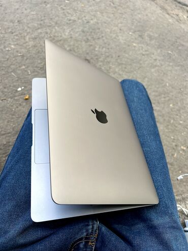 Ноутбуки: Ноутбук, Apple, 8 ГБ ОЗУ, Apple M1, Б/у, память HDD