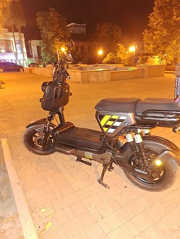 yalquzaq moto: Elektrik moped/scooter - Güclü elektrik mühərriki, səssiz və iqtisadi — 4