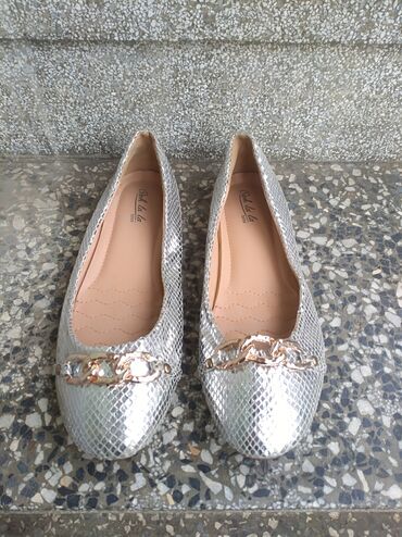 srebrna haljina i cipele: Baletanke, 38