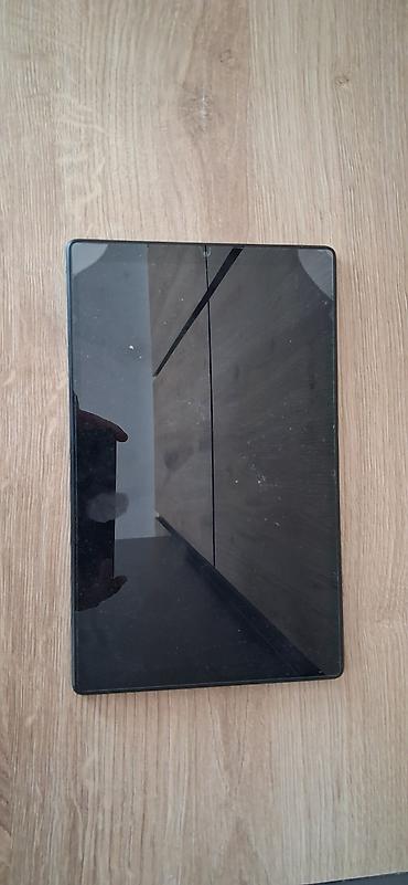 Lenovo: Lenovo planşet - Marka/model: Lenovo (arxa qapaqda Lenovo loqosu) - — 2