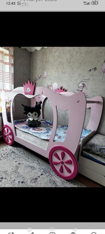 детская двух ярусная кровать: Продаю кровать карета для принцесс.Качестао в отличном состоянии