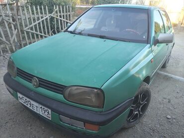 багаж гольф: Volkswagen Golf: 1994 г., 1.6 л, Механика, Бензин, Хэтчбэк