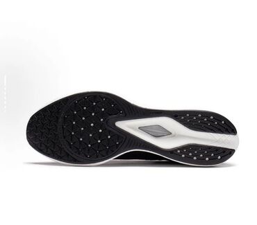 Кроссовки и спортивная обувь: Кросовки лининг новая
#lining — 7