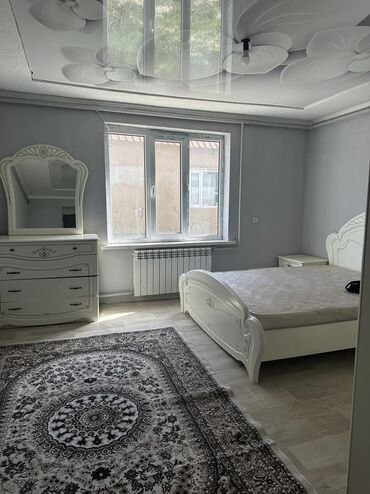 с участком: 100 м², 4 комнаты, Утепленный, Забор, огорожен