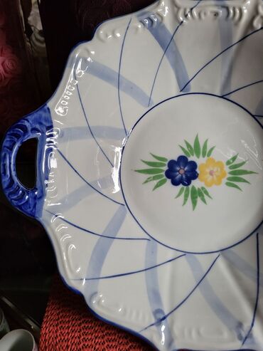 Činije: Cinija nova velika porcelanska iz 80ih. Visina. 7,5cm. Precnik — 6