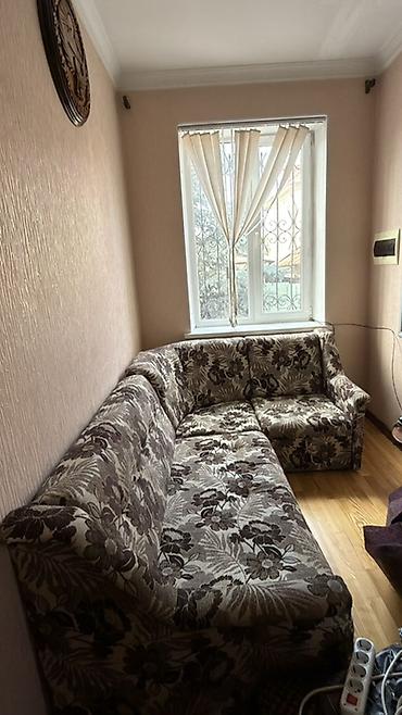 Бурчу бар дивандар: Бурчу бар диван, Жастыктар менен — 1