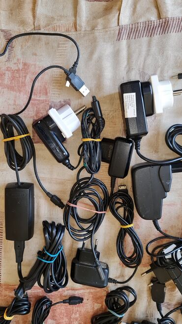 Punjači: Razni punkaci za stare telefone, sve iz kolekcije duplikati.cena za na lalafo.rs — 3 Punjači: Razni punkaci za stare telefone, sve iz kolekcije duplikati.cena za — 3