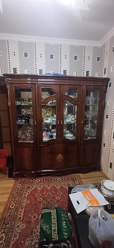 Digər mebel: Ideal veziyyetde.eni 1.90.hundurluyu 2.15 sm
4 qapili — 1
