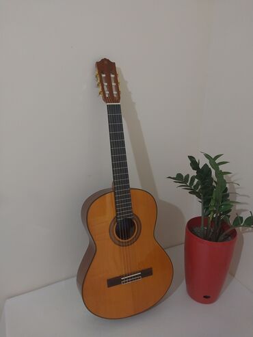 Гитары: "yamaha c80" срочно продаётся классическая гитара ямаха с80 в