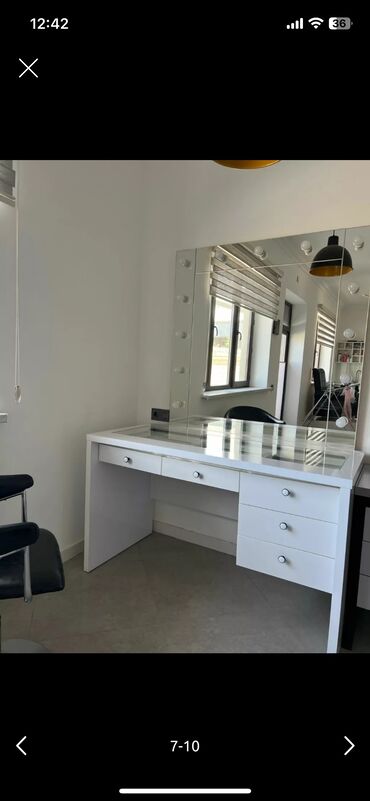 стол мебель: Новый, Стол для макияжа, С зеркалом