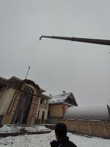 Услуги автокрана: Услуги автокранов От-25 до 50-тонн Стрелы от 31 до 60-метров Только — 15