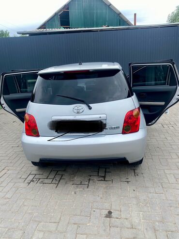 машина алмашуу: Toyota ist: 2002 г., 1.5 л, Автомат, Бензин, Хетчбек