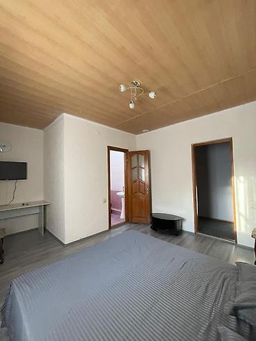 Посуточная аренда комнат: 30 м² — 15