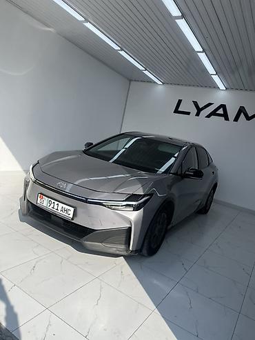 Toyota: Toyota bZ3: 2023 г., Электромобиль, Седан — 4