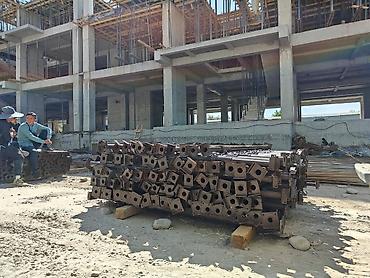 Строительные леса, стойки: Стойки телескопические 
дрек 
подпорка 
домкрат 
монолит — 18