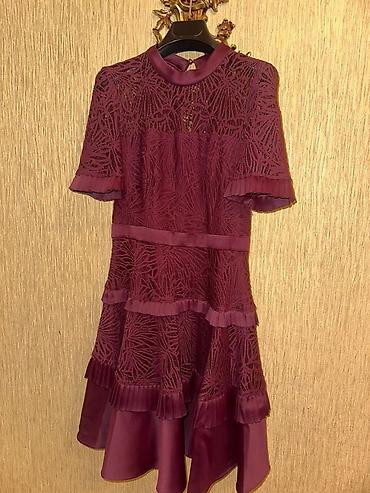 elbiseler: Qırmızı-bordo rəngdə zərif qadın donu - Model: qısaqol, boğazı qapalı — 2