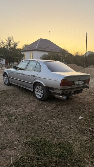 цены на зимние шины в бишкеке: BMW 5 series: 1990 г., 2 л, Механика, Бензин, Седан