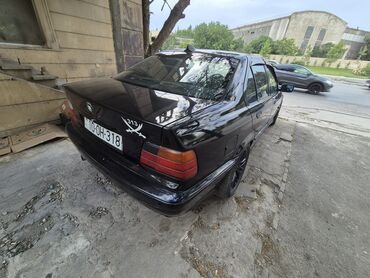 BMW: BMW 3 series: 1.6 l | 1993 il Sedan