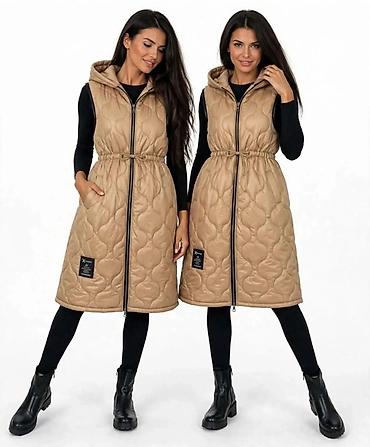 ivko sweaters: Ženska dugačka prošivena prsluk-jakna sa kapuljačom - Kroj: midi — 3