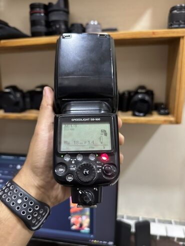 gopro aksesuarları: Nikon Speedlight SB-900 flaşı. Peşəkar fotoqraflar və studiya