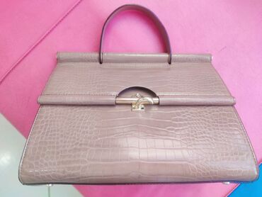Əl çantası, Charles & Keith, Yeni