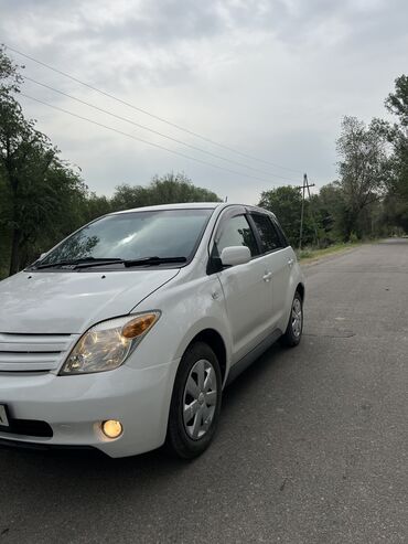 Toyota: Toyota ist: 2003 г., 1.3 л, Автомат, Бензин, Хэтчбэк