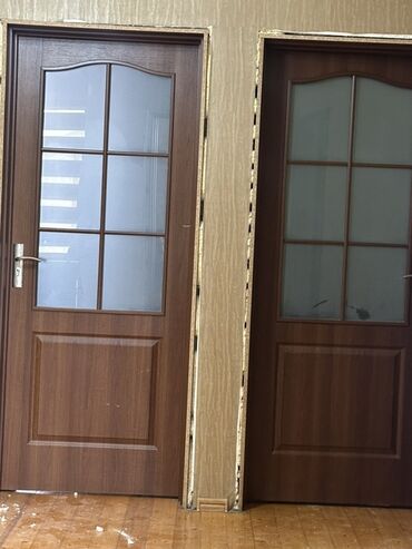 Напольные покрытия: Məhsul: Daxili otaq qapıları (şüşəli model) - Material: Taxta
