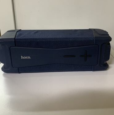колонка hoco: Портативная Bluetooth-колонка Hoco в темно-синем цвете. Корпус имеет