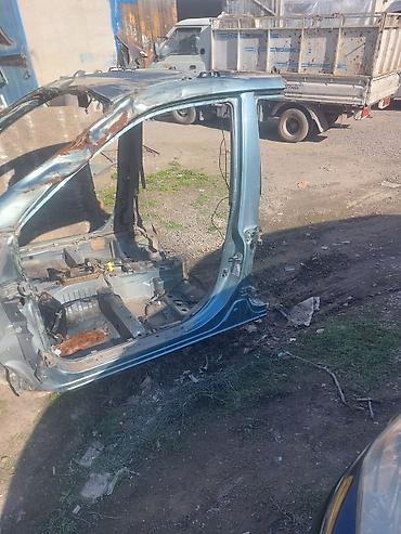 Автозапчасти: Стойка кузова Nissan, Б/у, Оригинал — 1