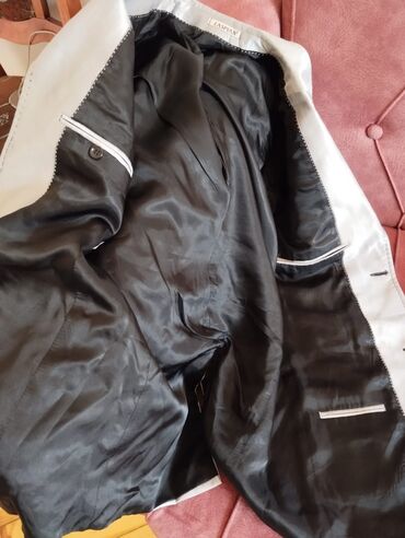 Kostyumlar: Kastum 40 L razmer alinib 299 azn təzə — 2