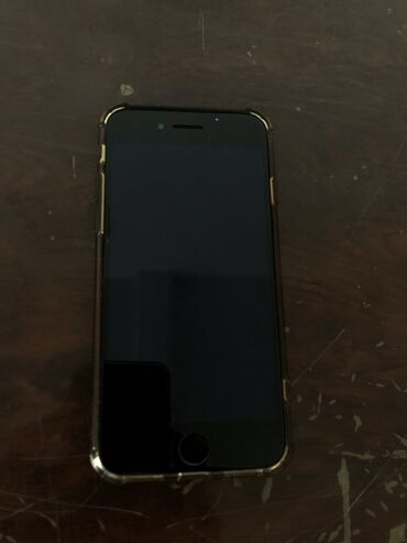 Apple iPhone: IPhone 7, Б/у, 128 ГБ, Jet Black, Чехол, 100 %