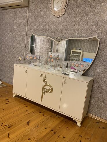 guzgu salon: İşlənmiş, Güzgülü