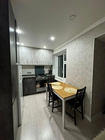 Продажа квартир: 2 комнаты, 43 м², 104 серия, 3 этаж, Дизайнерский ремонт