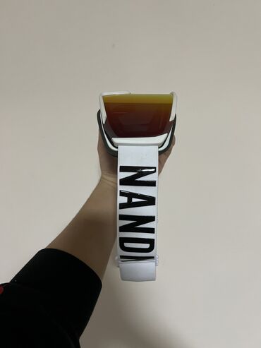 Лыжные ботинки: Продаю качественные лыжи. Подарили в прошлом году, использовал всего — 10