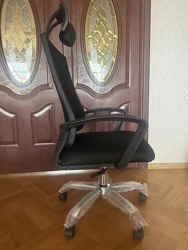 Ofis mebeli: Erqonomik ofis kreslosu – mesh arxa dayaqlı və tənzimlənən başlıqla - — 2